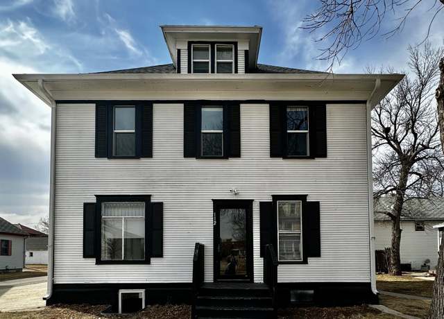 Property at 112 S Arch St, Aberdeen, SD 57401