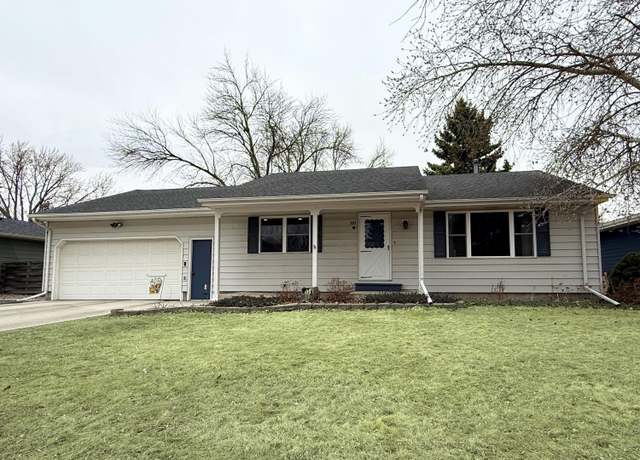 Property at 809 NE 18th Ave, Aberdeen, SD 57401, 4 beds, 2.5 baths