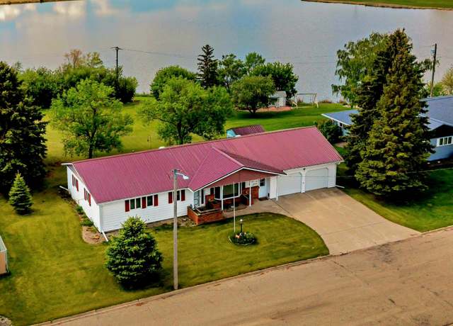 Property at 1205 N Lake Dr, Eureka, SD 57437, 2 beds, 3 baths