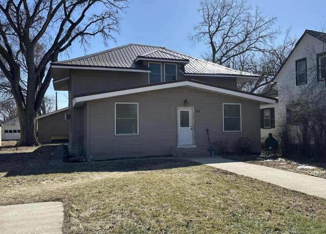 Property at 715 S Kline St, Aberdeen, SD 57401