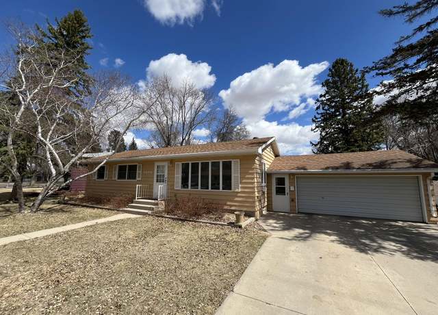 Property at 1888 Eisenhower Cir, Aberdeen, SD 57401, 4 beds, 2 baths