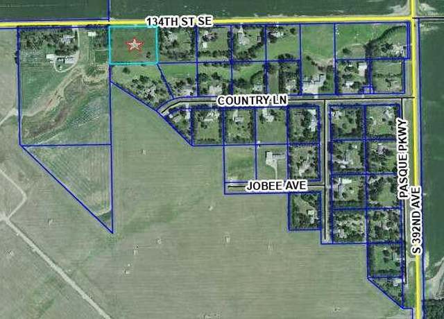 Property at 5860 134th St, Aberdeen, SD 57401