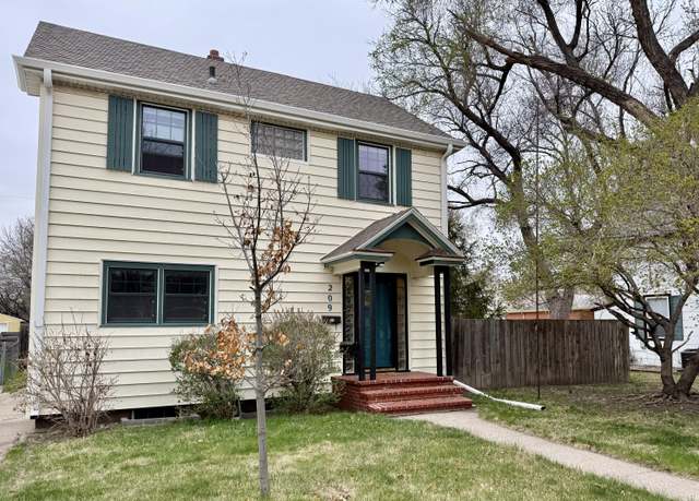 Property at 209 SE 9th Ave, Aberdeen, SD 57401, 3 beds, 1.5 baths