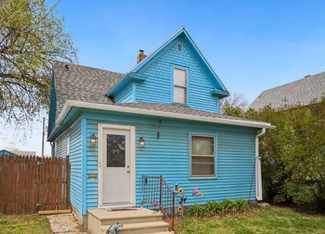 Property at 109 N State St, Aberdeen, SD 57401, 3 beds, 2 baths