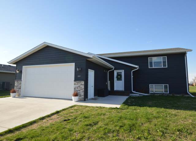 Property at 909 Nano Nagle Ave, Aberdeen, SD 57401, 2 beds, 1 bath