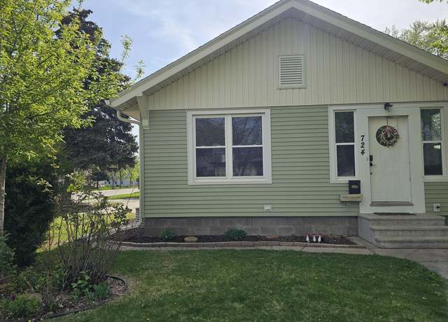 Property at 724 N Washington St, Aberdeen, SD 57401, 4 beds, 2 baths