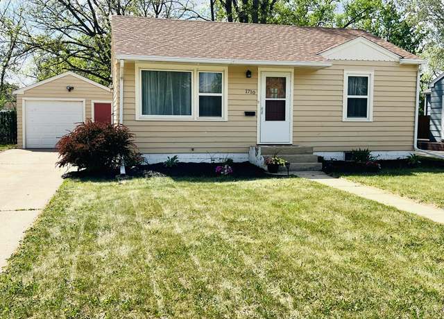 Property at 1710 S 4th St, Aberdeen, SD 57401, 3 beds, 1 bath