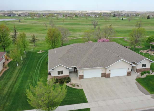 Property at 405 Stewart Dr, Aberdeen, SD 57401, 5 beds, 3 baths