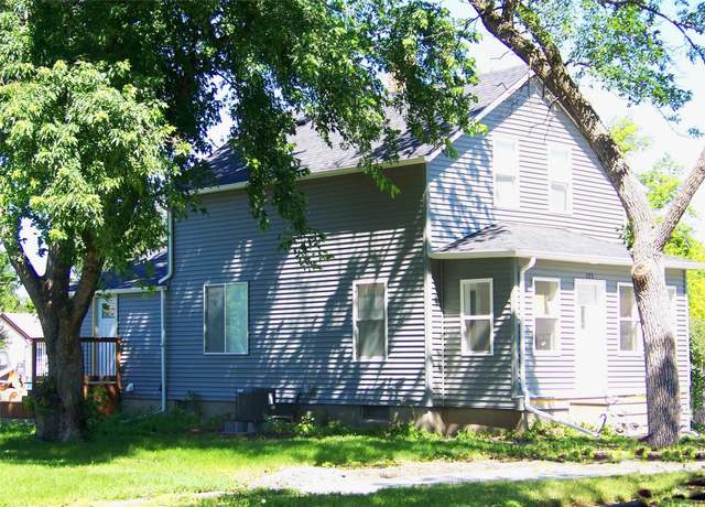 Property at 123 N Lloyd St, Aberdeen, SD 57401, 5 beds, 3.5 baths