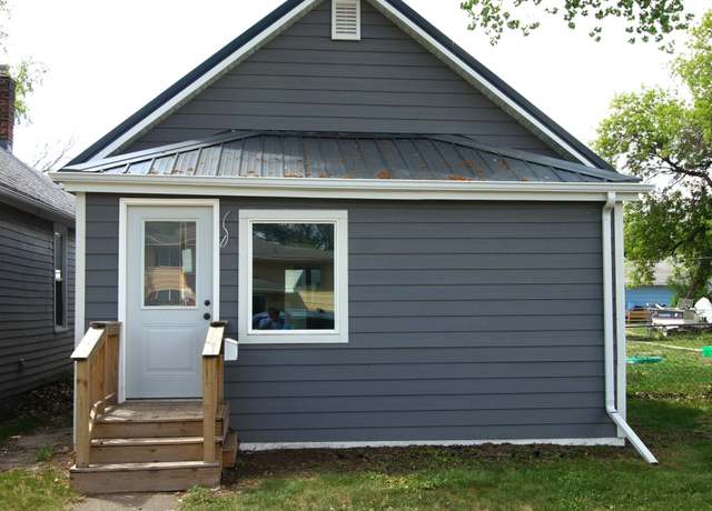Property at 511 N Kline St, Aberdeen, SD 57401, 2 beds, 1 bath