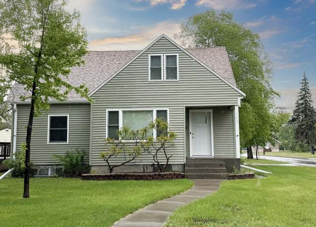 Property at 302 S Harrison St, Aberdeen, SD 57401, 6 beds, 3 baths