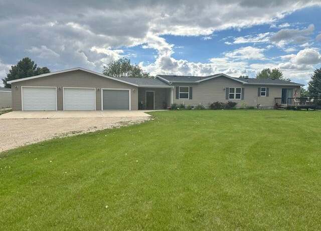 Property at 12927 385th Ave, Aberdeen, SD 57401, 3 beds, 2.5 baths