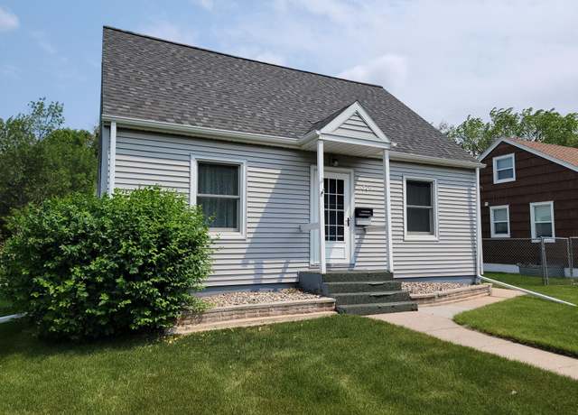 Property at 1301 SE 5th Ave, Aberdeen, SD 57401, 3 beds, 1.5 baths