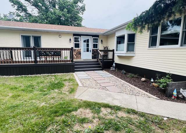 Property at 18 Oak St, Ipswich, SD 57451, 3 beds, 2 baths