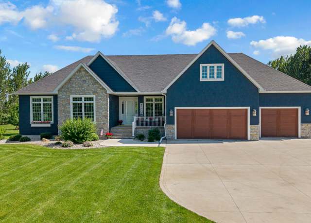 Property at 2405 NW 16th Ave, Aberdeen, SD 57401, 4 beds, 3 baths