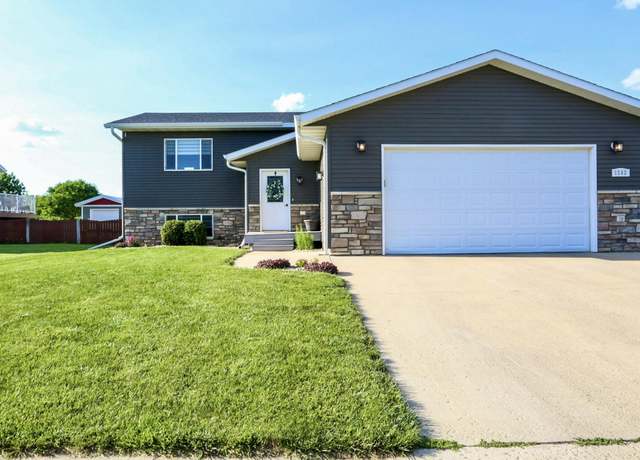 Property at 1202 SW 13th Ave, Aberdeen, SD 57401, 4 beds, 2 baths