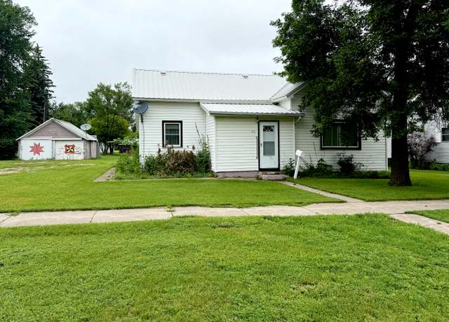 Property at 208 NE 4th Ave, Clark, SD 57225, 3 beds, 1 bath