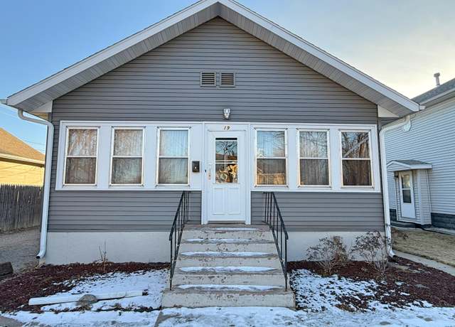 Property at 19 NW 5th Ave, Aberdeen, SD 57401, 2 beds, 1 bath