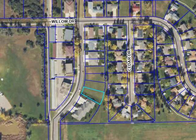 Property at 1606 Olive Dr, Aberdeen, SD 57401