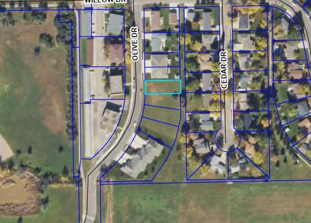 Property at 1614 Olive Dr, Aberdeen, SD 57401