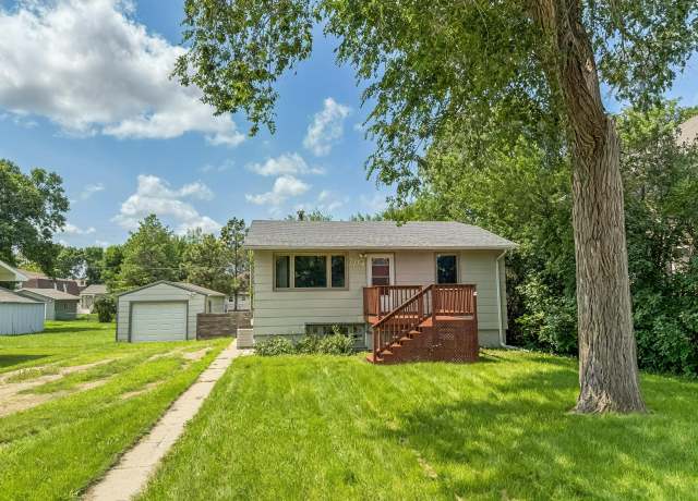 Property at 704 S Harrison St, Aberdeen, SD 57401, 4 beds, 2 baths
