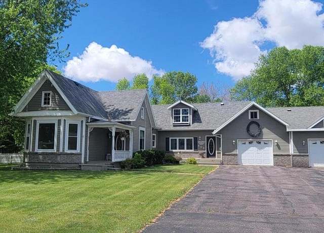 Property at 602 N 4th St, Groton, SD 57445, 3 beds, 1 bath