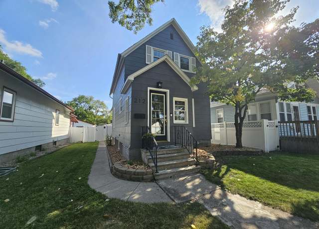 Property at 212 NE 7th Ave, Aberdeen, SD 57401, 2 beds, 1 bath