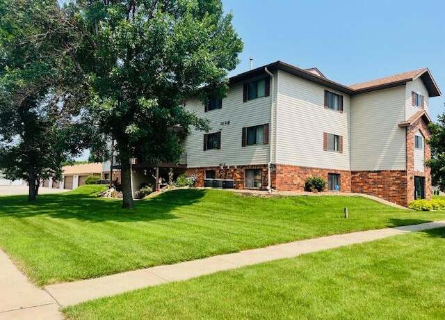 Property at 1521 E Melgaard Rd, Aberdeen, SD 57401, 2 beds, 2 baths