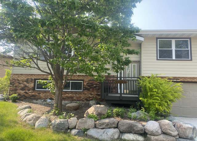 Property at 929 NE 18th Ave, Aberdeen, SD 57401, 4 beds, 2 baths