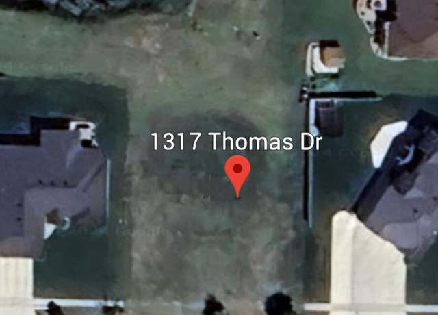 Property at 1317 Thomas Dr, Aberdeen, SD 57401