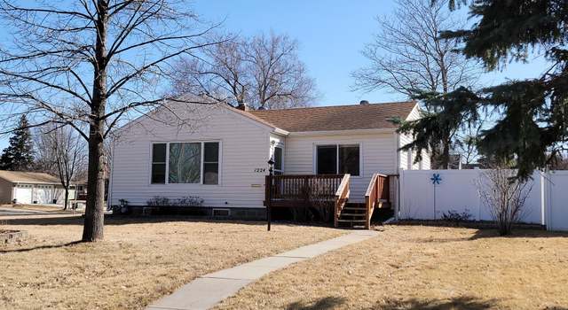 Photo of 1224 N 2nd St, Aberdeen, SD 57401