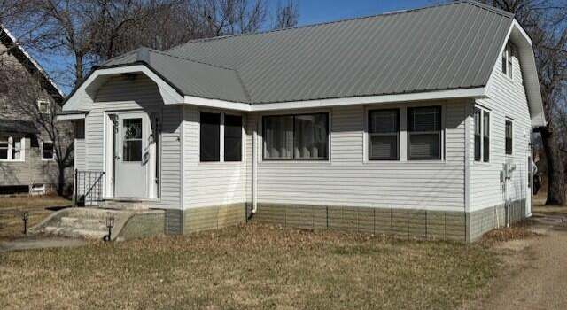 Photo of 303 5th Street East St, Cresbard, SD 57435