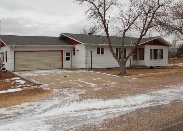 Property at 141 Main St, Vivian, SD 57576, 4 beds, 2 baths