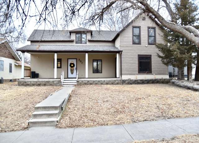 Property at 207 S Monroe Ave, Pierre, SD 57501, 4 beds, 3 baths