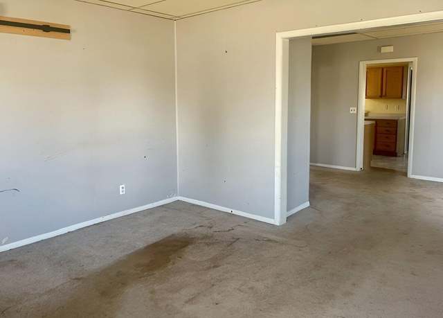 Property at 505 E Dakota Ave, Pierre, SD 57501, 3 beds, 1 bath