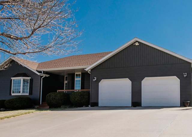 Property at 1220 Hilgers Dr, Pierre, SD 57501, 4 beds, 3 baths