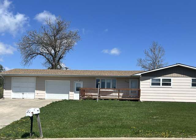 Property at 558 W 10th St, Winner, SD 57580, 3 beds, 1 bath