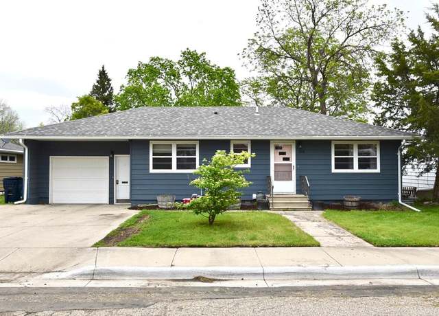 Property at 318 Mary Ln, Pierre, SD 57501, 4 beds, 1 bath