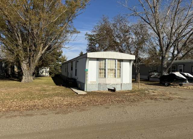 Property at 111 Linnell St, Pierre, SD 57501, 3 beds, 1 bath