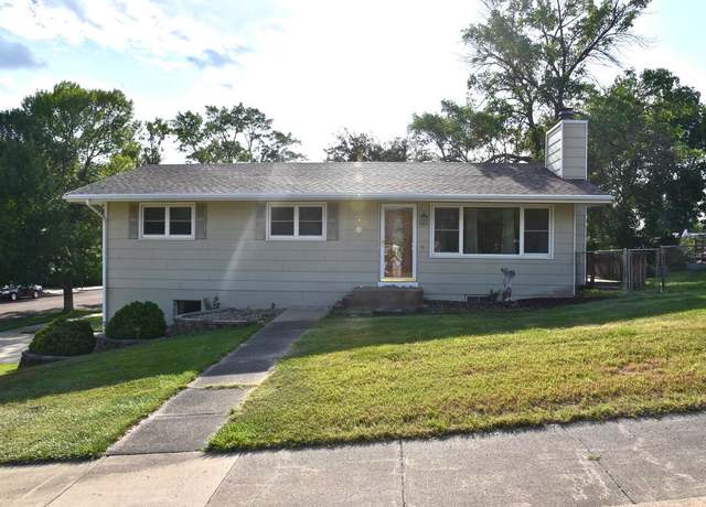 Property at 2024 E Erskine St, Pierre, SD 57501, 4 beds, 2 baths