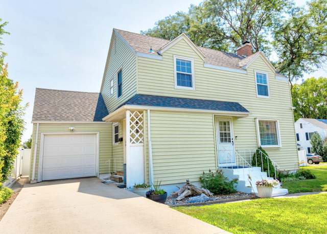 Property at 312 N Highland Ave, Pierre, SD 57501, 3 beds, 1.5 baths