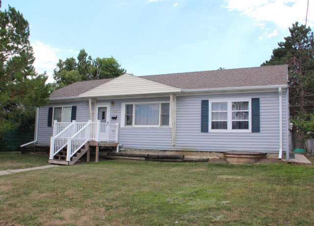 Property at 1005 E 6th St, Winner, SD 57580, 3 beds, 1 bath