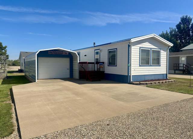 Property at 117 Linnell St, Pierre, SD 57501, 3 beds, 2 baths