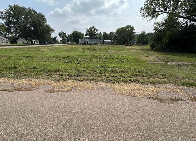 Property at 718 Church Ave, Gregory, SD 57533