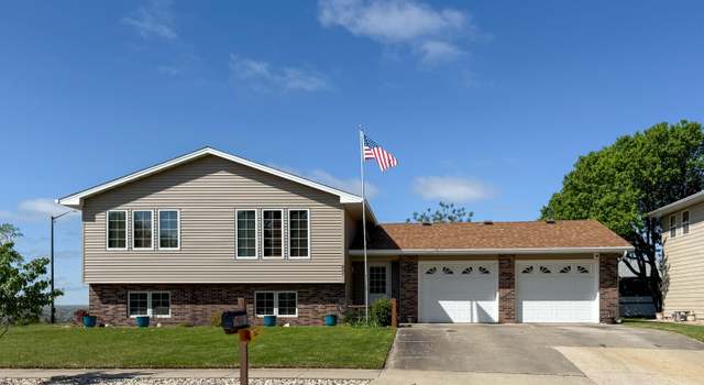 Photo of 801 Cherry Dr, Pierre, SD 57501