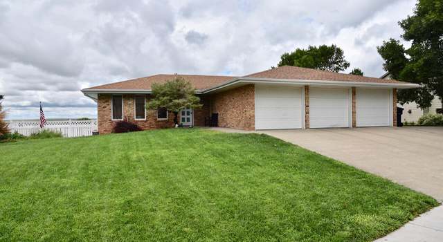 Photo of 826 Cherry Dr, Pierre, SD 57501