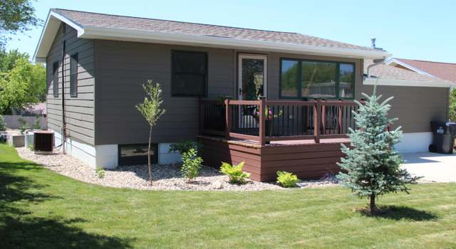 Photo of 345 W 6th St, Winner, SD 57580