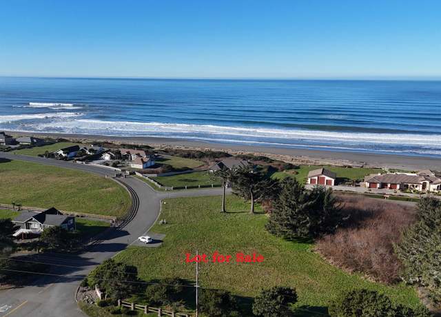 Property at 105 Shoreline Dr, Smith River, CA 95567