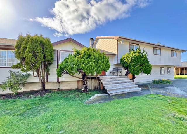 Property at 1560 El Monte Rd, Crescent City, CA 95531, 4 beds, 3.5 baths