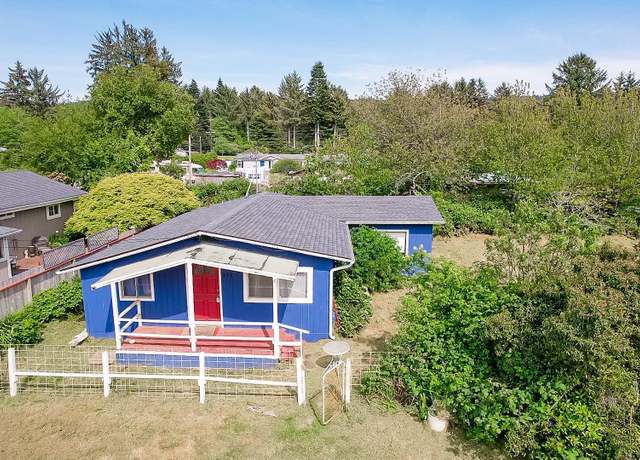 Property at 313 Temple St, Crescent City, CA 95531, 4 beds, 1.5 baths